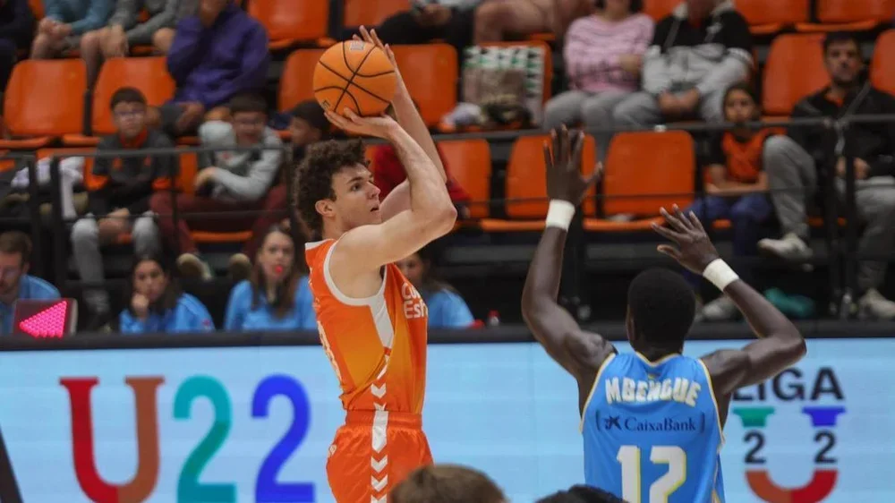 Jorge Carot, en el partido del U22 del Valencia Basket ante el Gran Canaria.